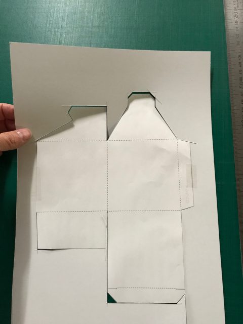 カットできた厚紙